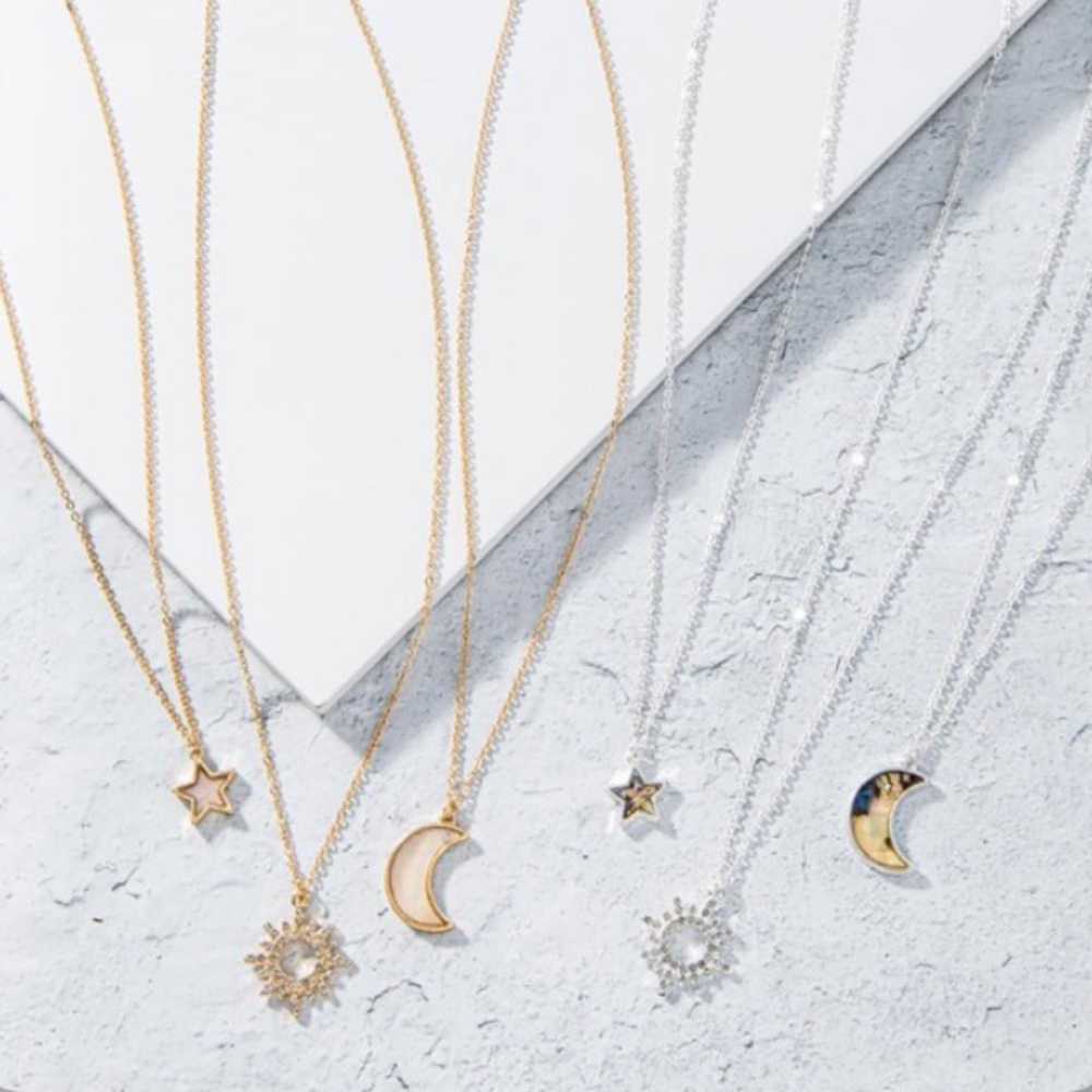 Set necklaces - Picture 2 of 2